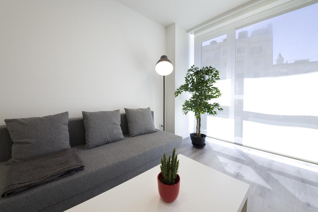 سان سيباستيان Pension T5 Donostia Suites الغرفة الصورة