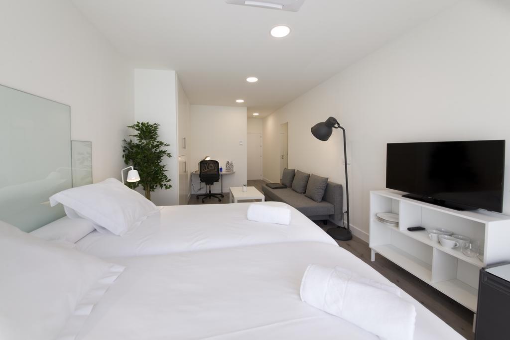 سان سيباستيان Pension T5 Donostia Suites الغرفة الصورة